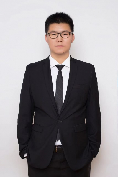 何平